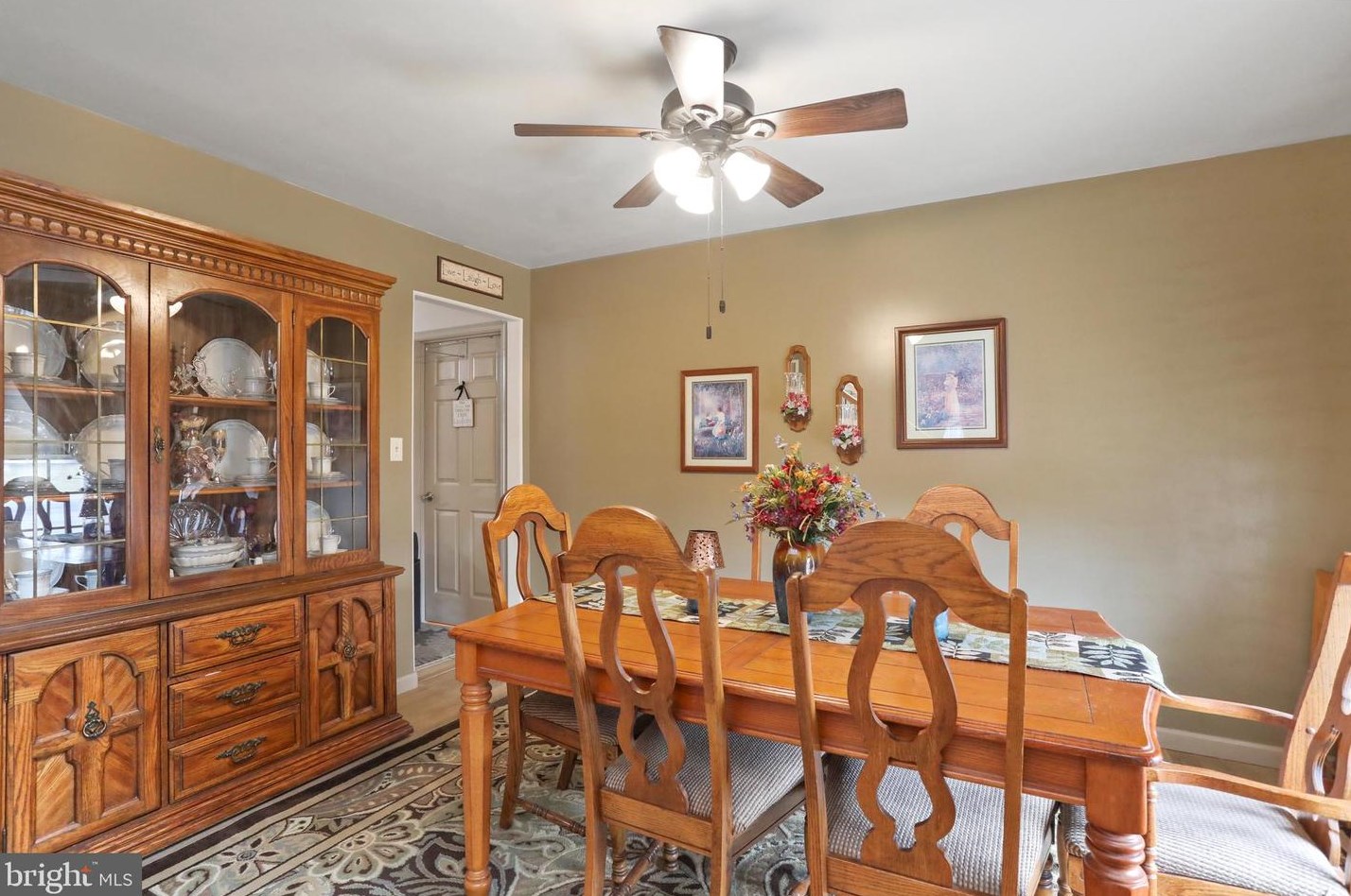 180 Buckingham Dr, Chambersburg PA  17201-8370 exterior
