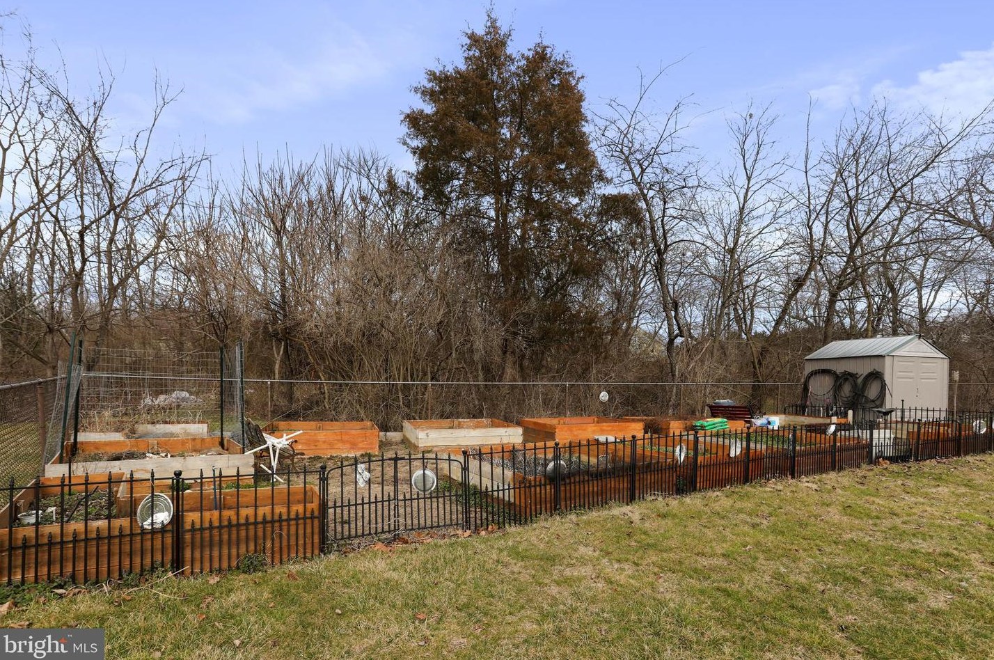 180 Buckingham Dr, Chambersburg PA  17201-8370 exterior