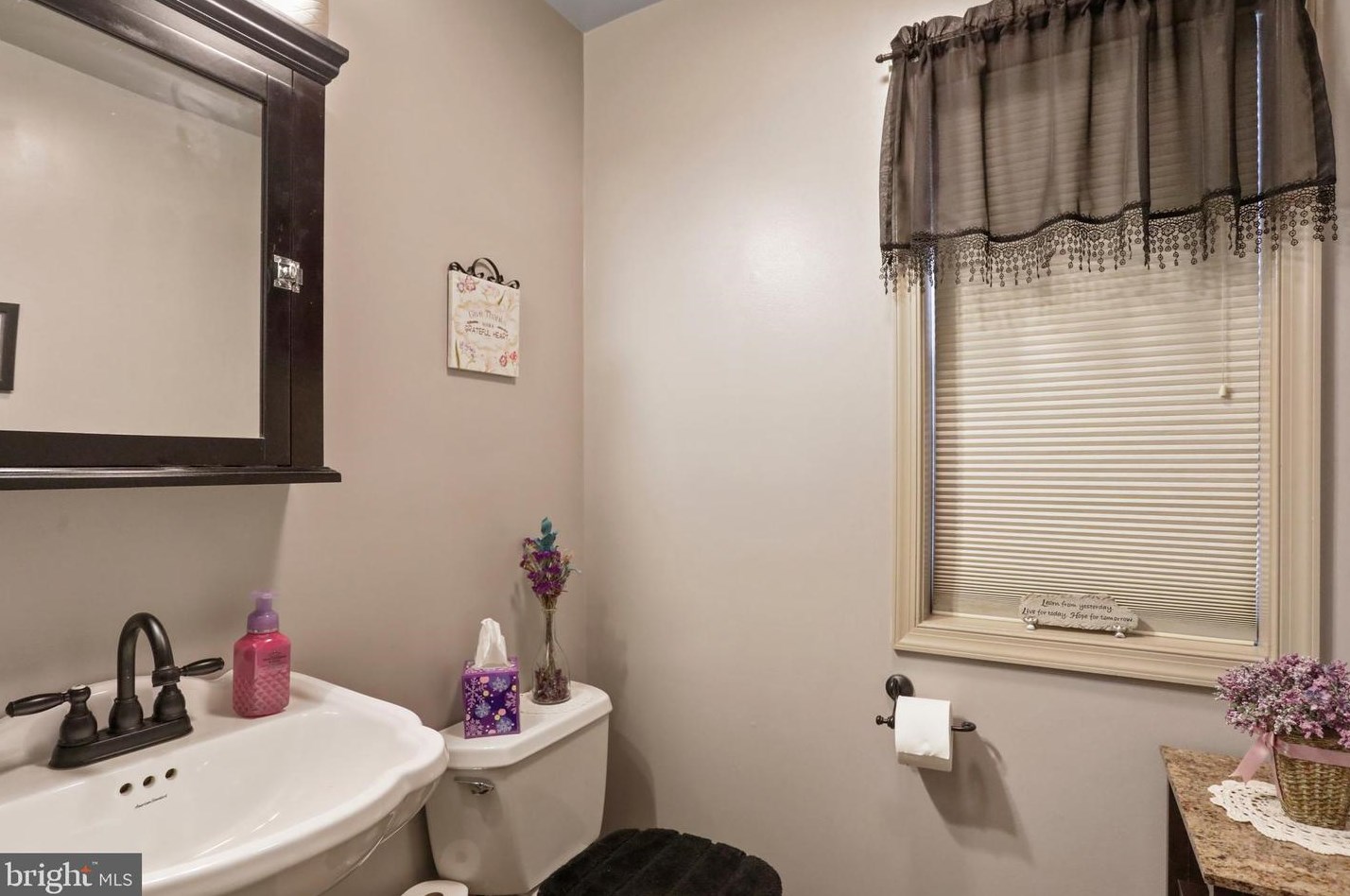 180 Buckingham Dr, Chambersburg PA  17201-8370 exterior