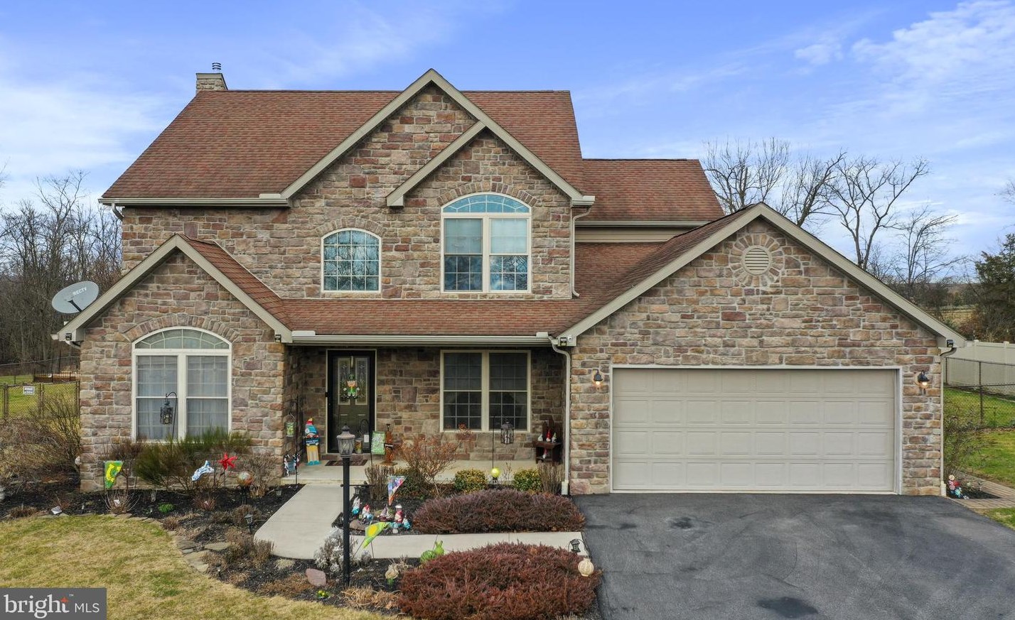 180 Buckingham Dr, Chambersburg PA  17201-8370 exterior