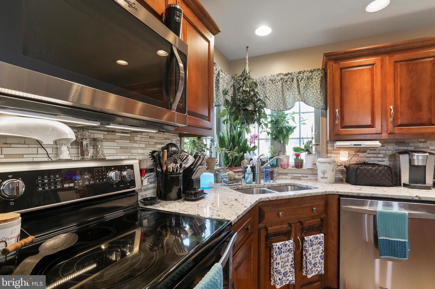 180 Buckingham Dr, Chambersburg PA  17201-8370 exterior