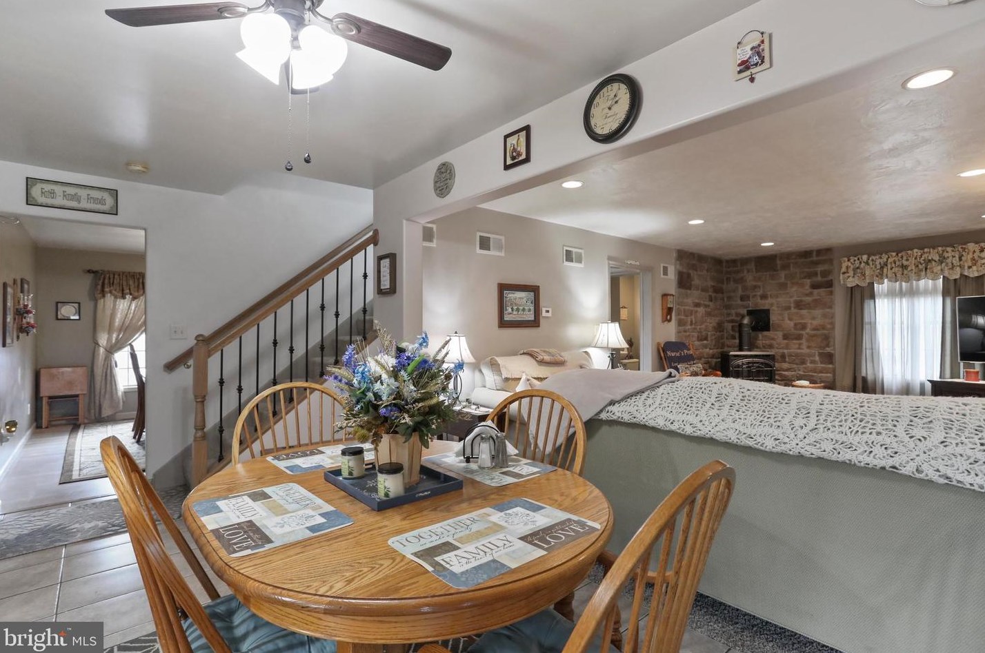 180 Buckingham Dr, Chambersburg PA  17201-8370 exterior
