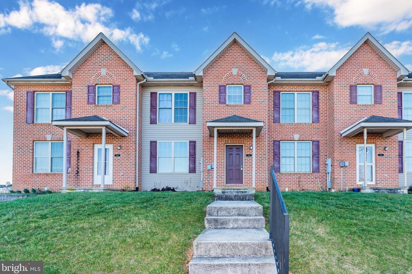 1944 Powell Dr, Chambersburg, PA 17201