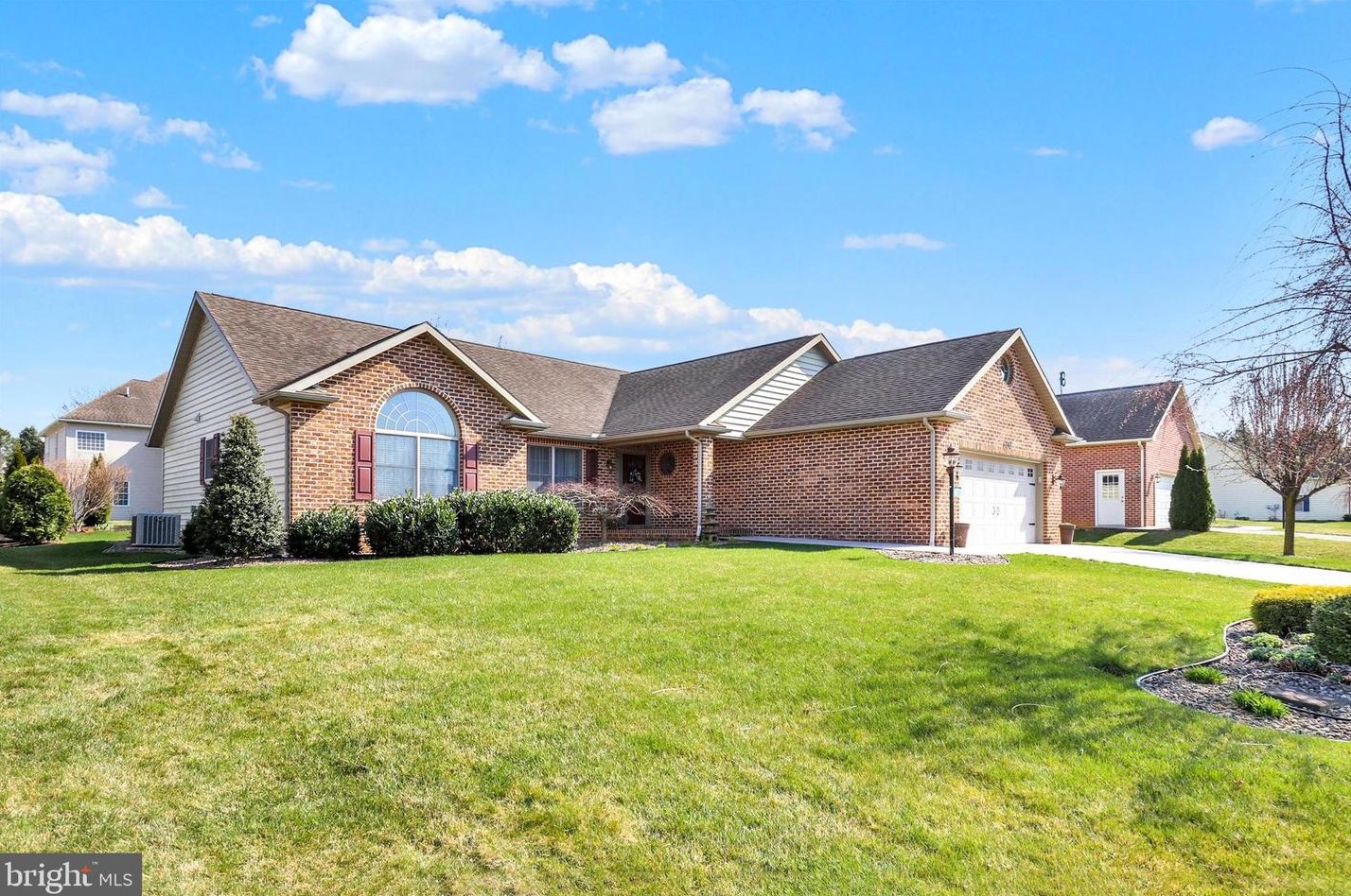 6272 Oak Leaf Ln, Fayetteville, PA 17222-9462