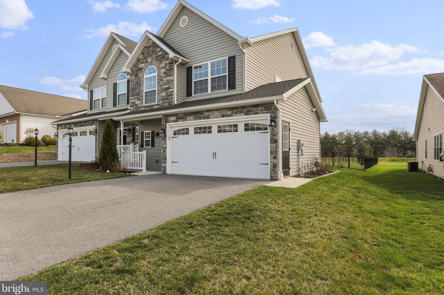 305 Tritle Ave, Roadside, PA 17268-1037