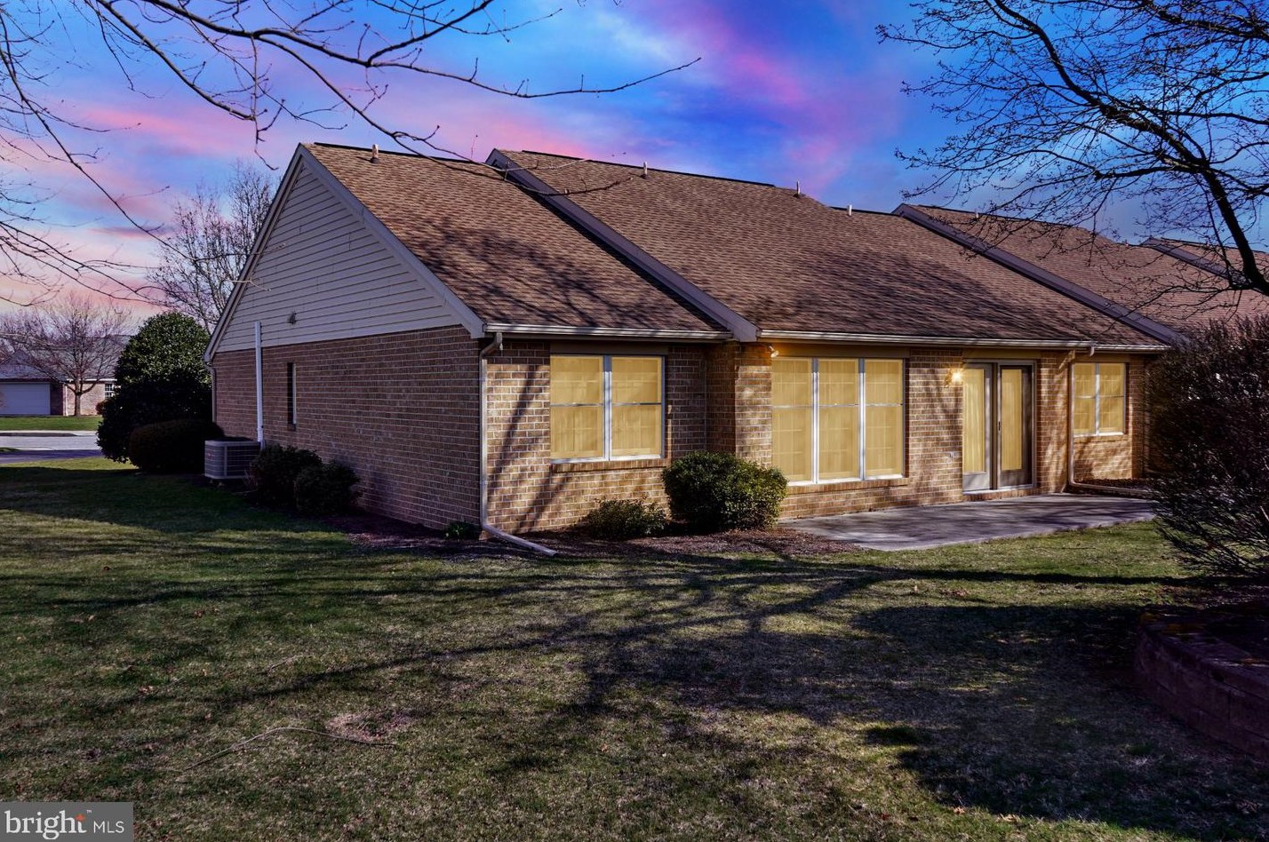 47 Sanibel Ln, Chambersburg, PA 17201-4822
