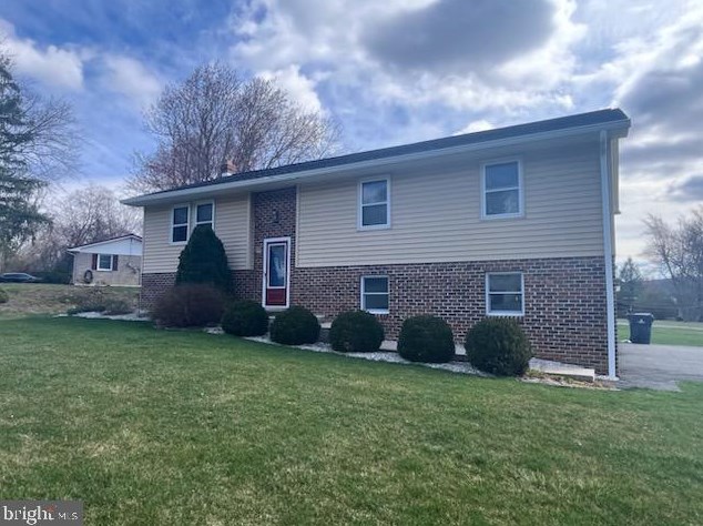 820 Knob Hill Rd, Fayetteville, PA 17222-9728