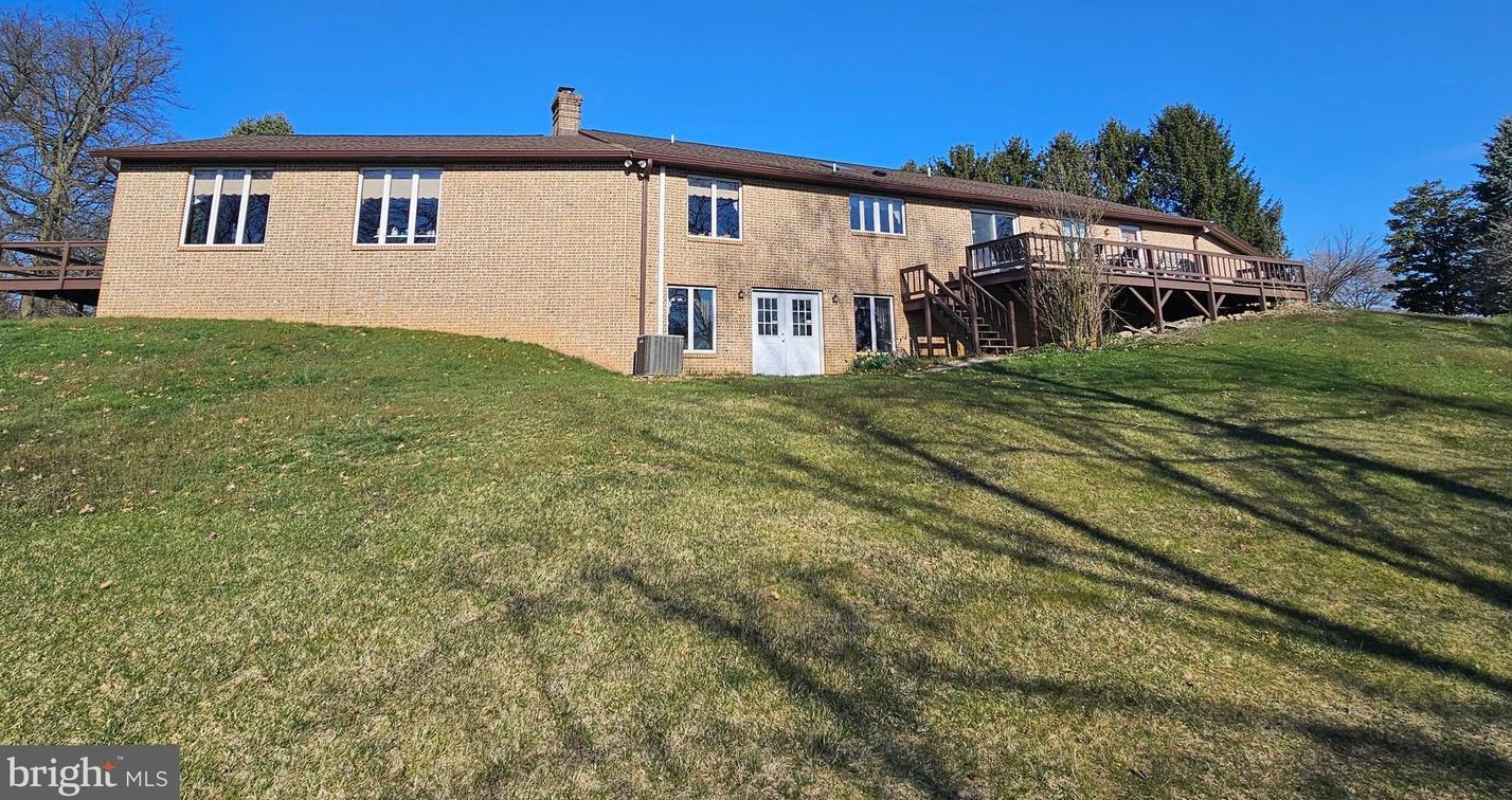 1264 Mower Rd, Chambersburg PA  17202-8154 exterior