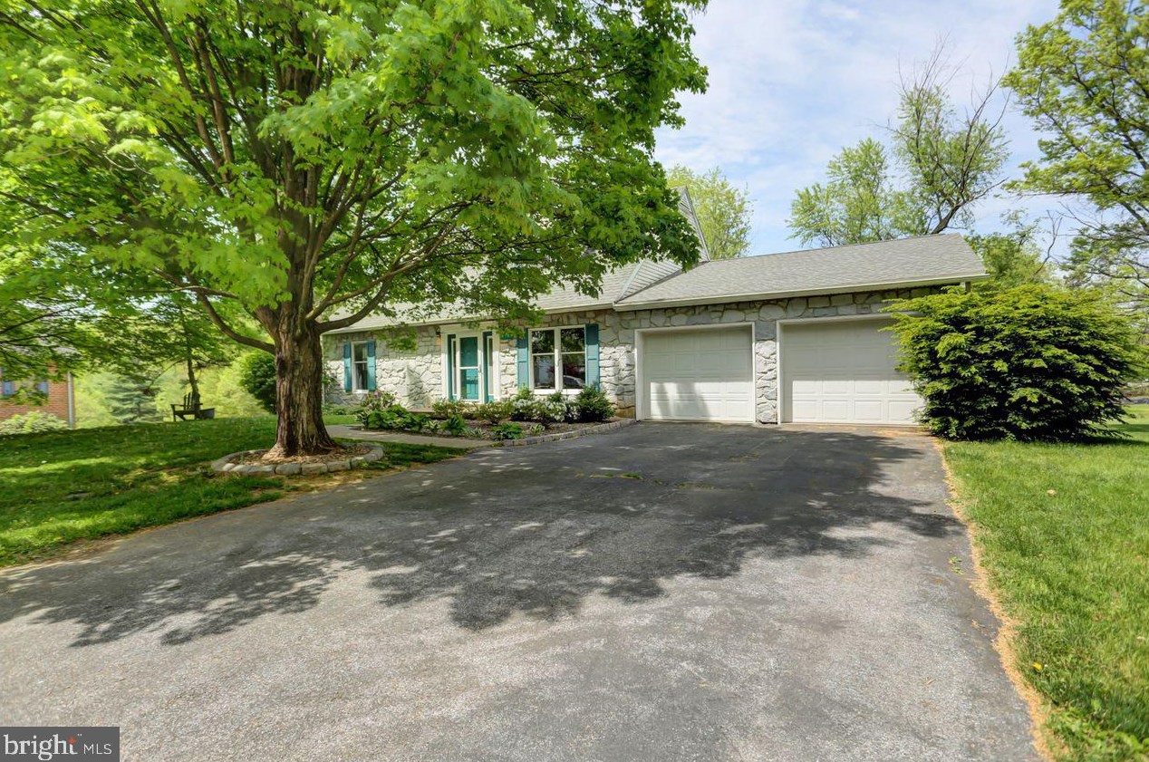 1109 Fiddlers Rd, Chambersburg, PA 17202-9788
