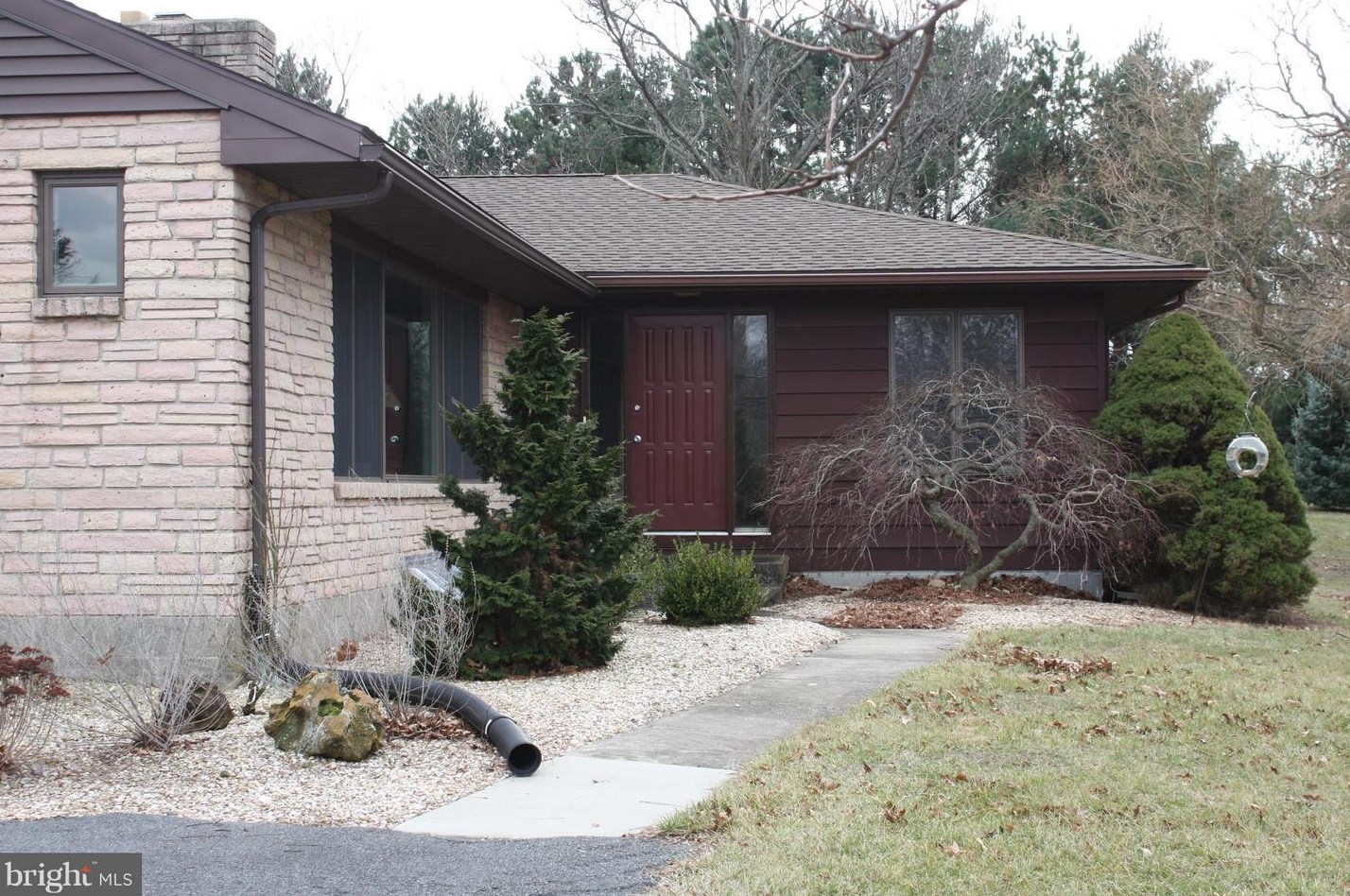 6352 Penn National Dr, Fayetteville, PA 17222