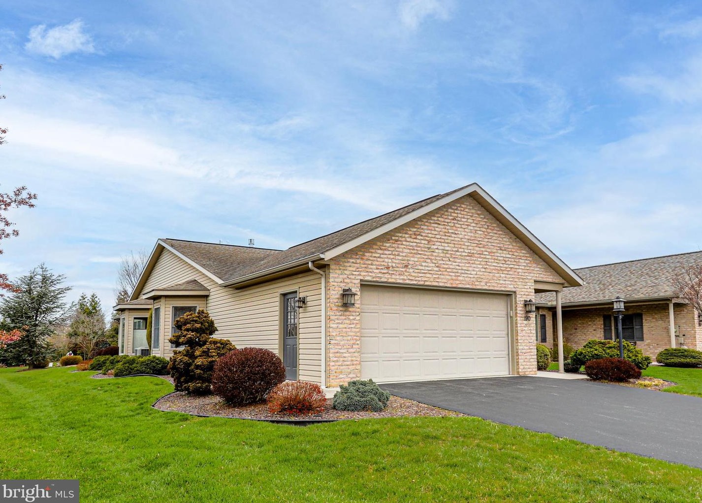 190 Parkwood Dr, Chambersburg, PA 17201-4500