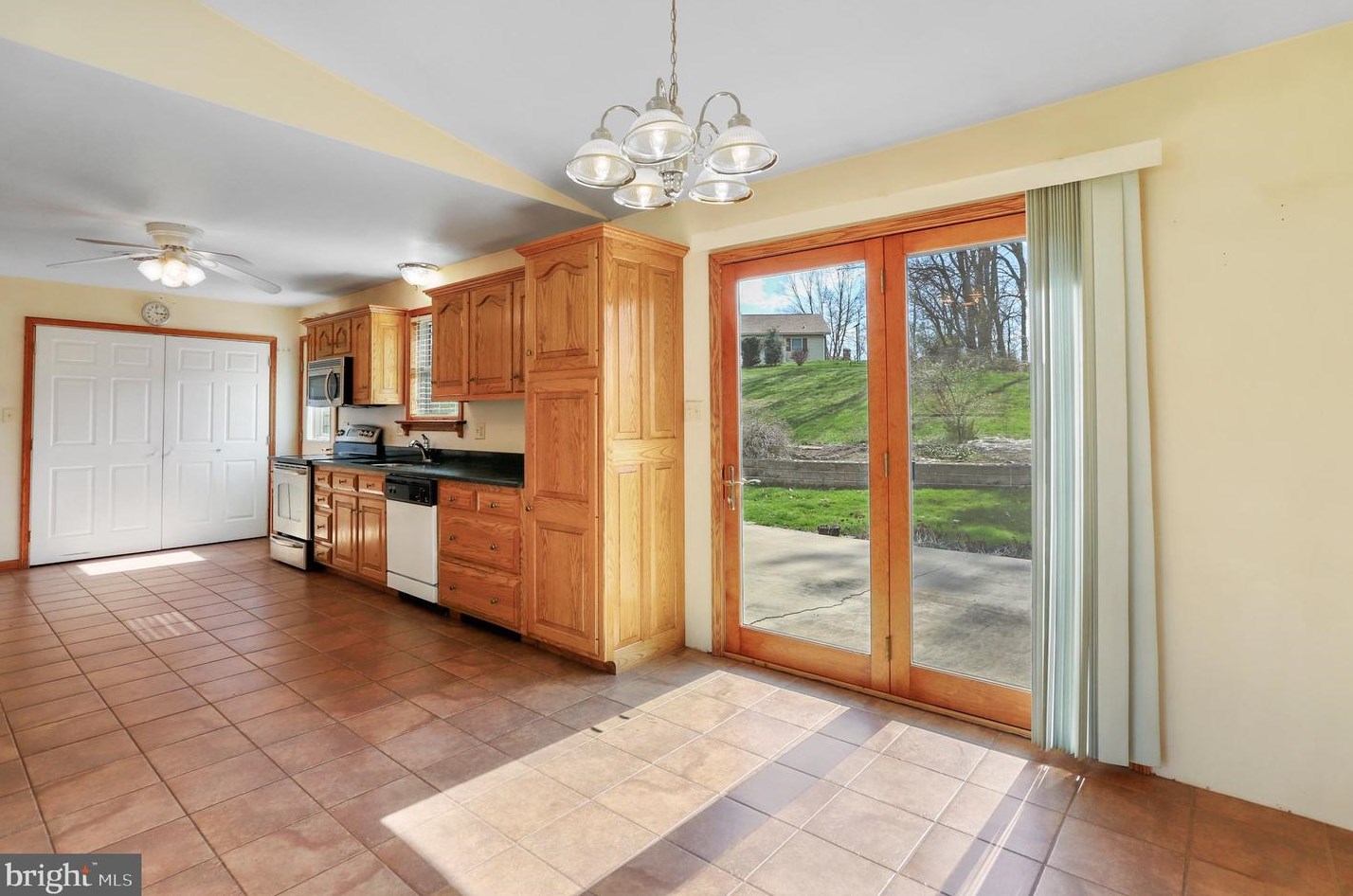 106 Echo Dr, Chambersburg PA  17202-3308 exterior