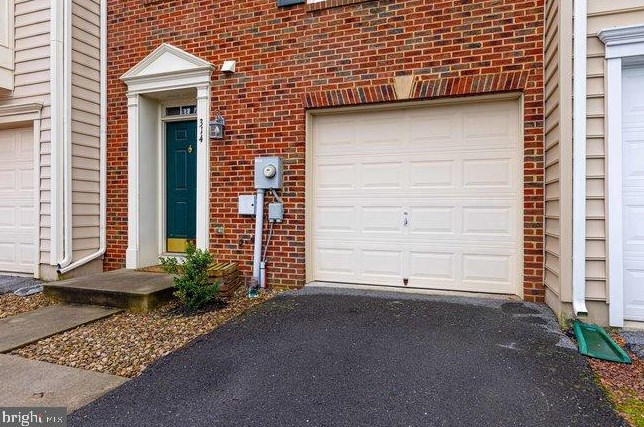 314 Lantern Ln, Chambersburg, PA 17201-3299