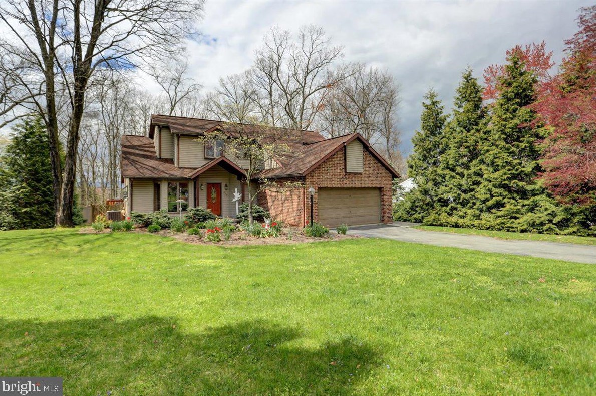 613 Tussey Dr, Chambersburg, PA 17202
