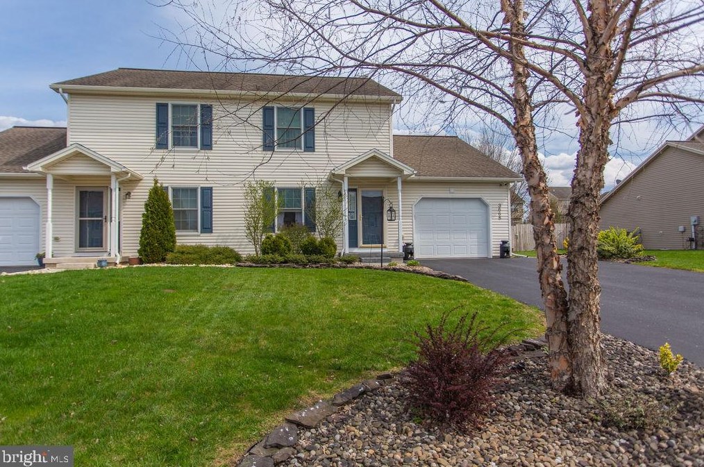 3668 Mountain Shadow Dr, Fayetteville, PA 17222