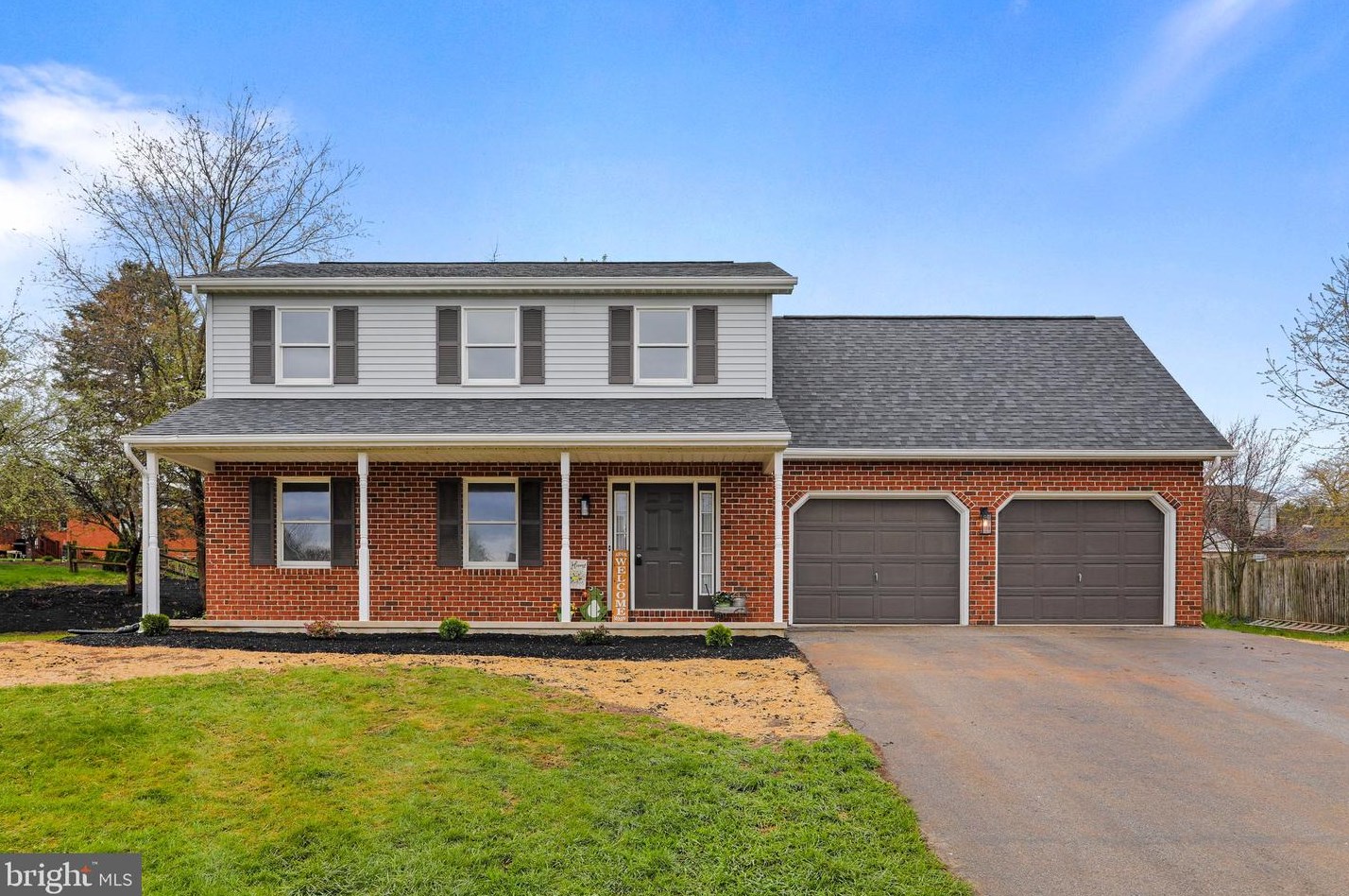 1560 Buttercup Dr, Chambersburg, PA 17202
