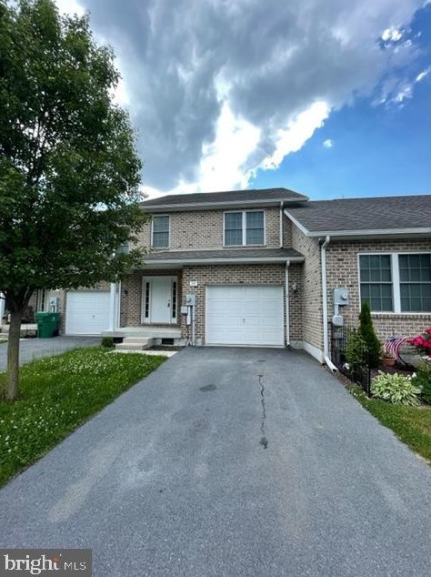 103 Meadowcreek Dr S, Chambersburg, PA 17202