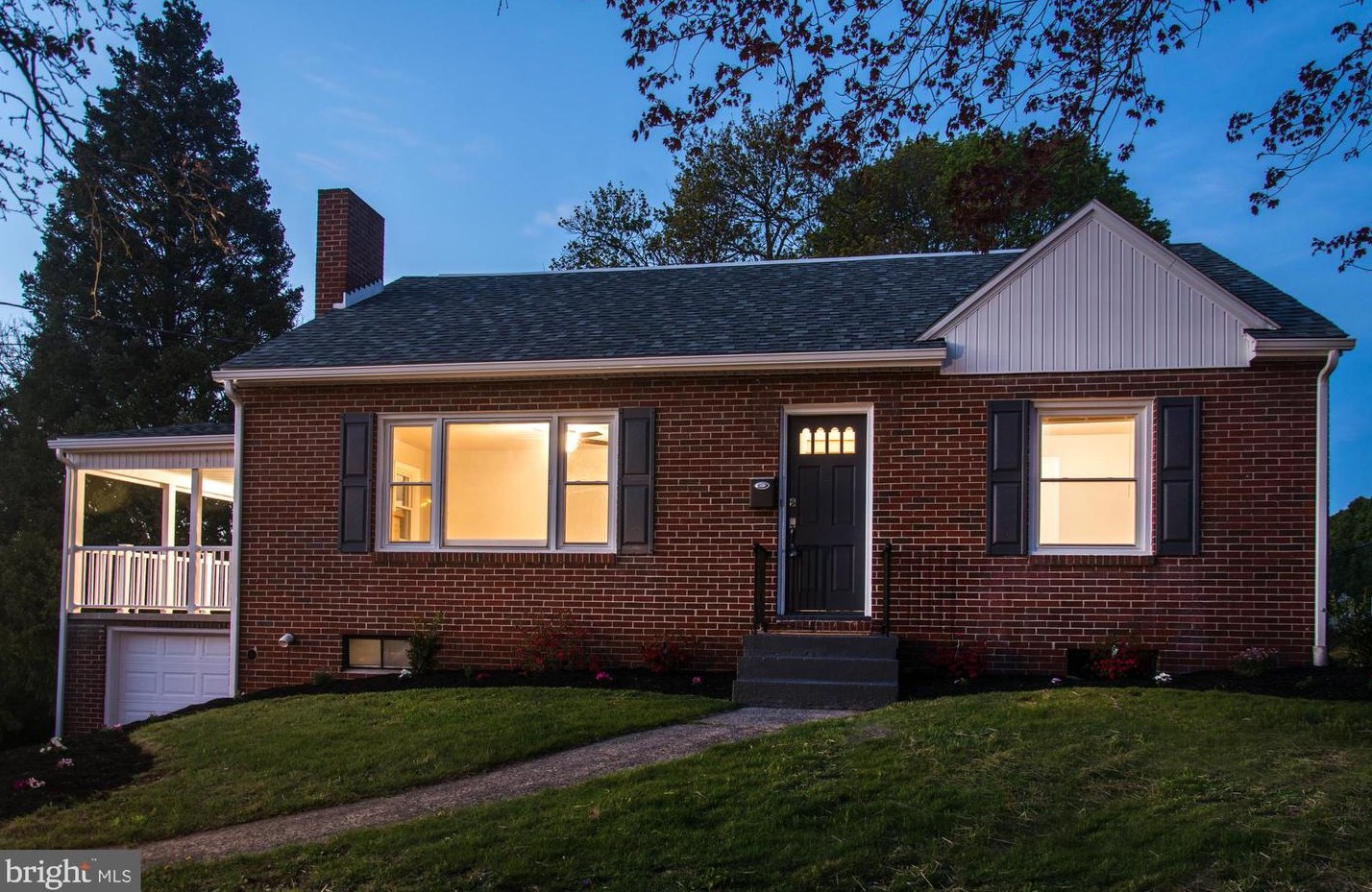 37 Mount Airy Ave, Roadside, PA 17268-1346