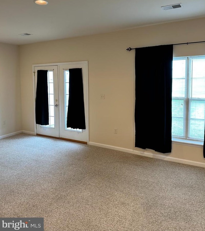 2048 Powell Dr, Chambersburg, PA 17201-4216