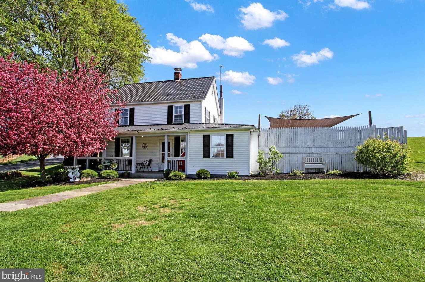 3806 Clay Hill Rd, Roadside, PA 17268