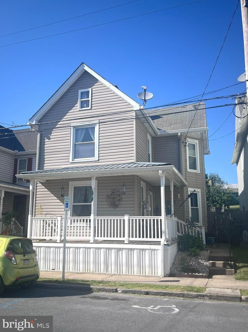 367 Queen St, Chambersburg, PA 17201-2323
