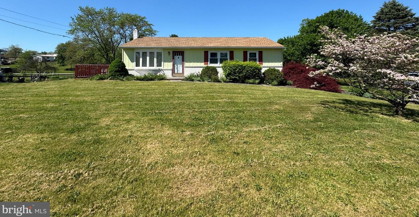 4313 Dixie Ave, Chambersburg, PA 17202-8276