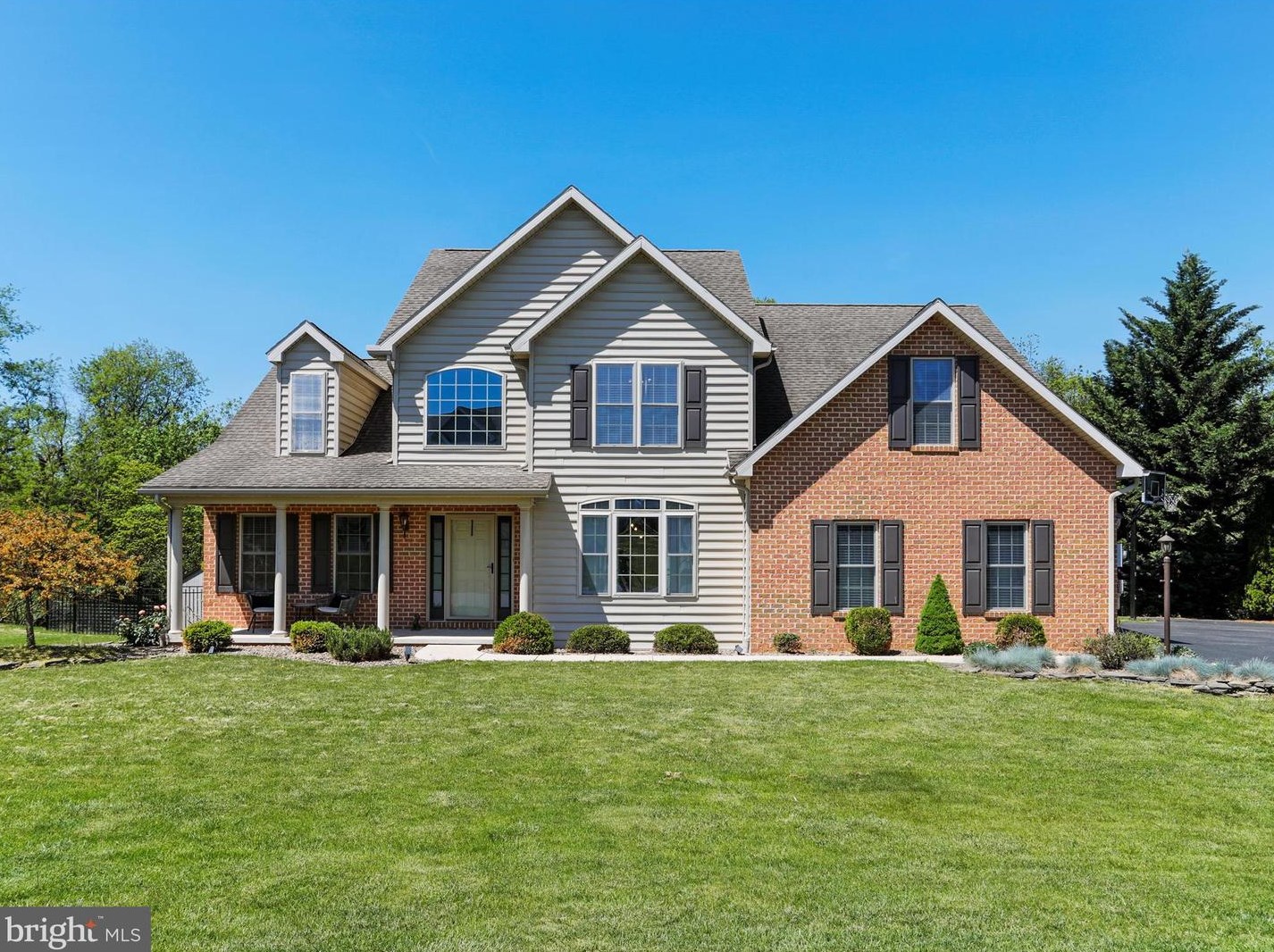 108 Blackberry Ln, Fayetteville, PA 17222-9363