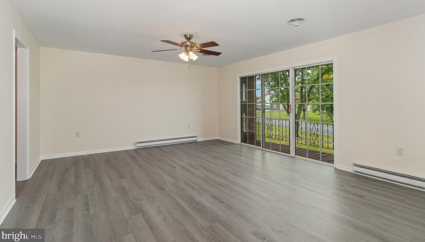 55 Linwood Dr, Chambersburg PA  17202-8682 exterior