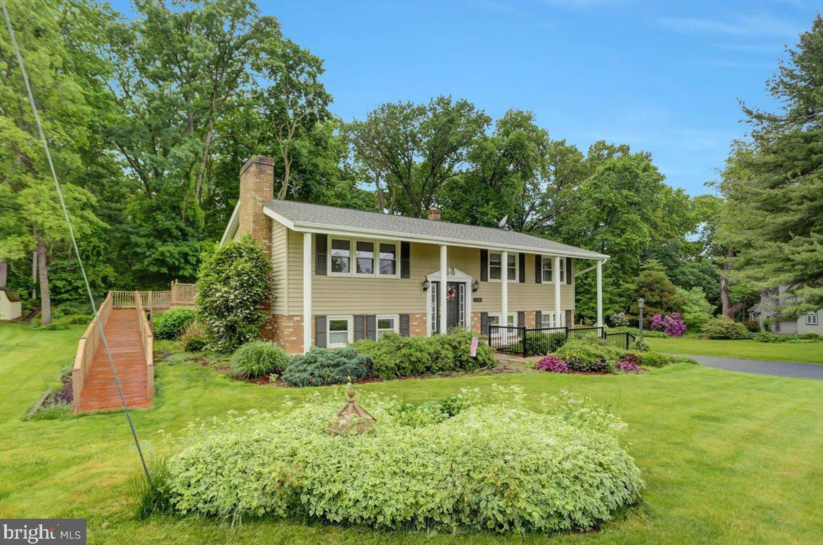1504 Linden Rd, Chambersburg, PA 17202-8809