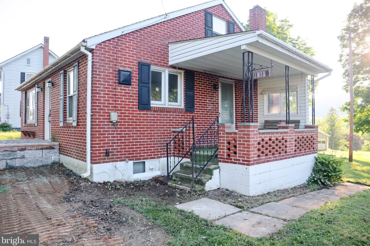 10781 Path Valley Rd, Fannettsburg, PA 17221