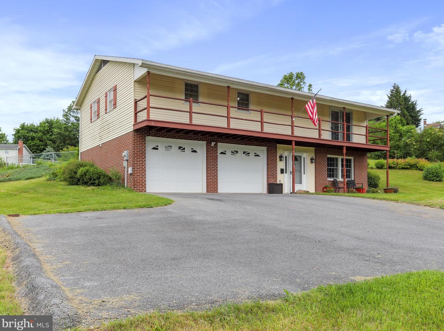 8 Surrey Ct, Chambersburg, PA 17201-8756
