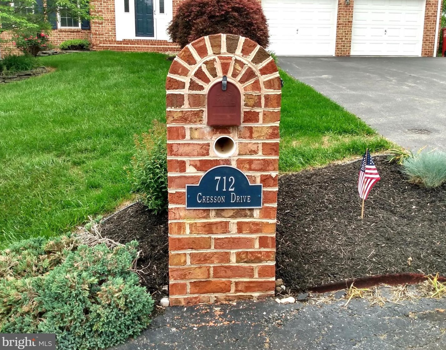 712 Cresson Dr, Chambersburg, PA 17202-7251