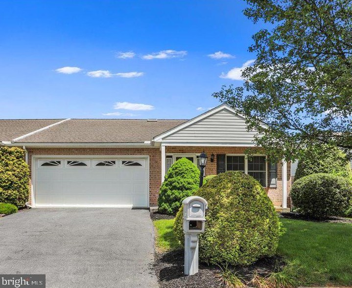 723 Fir Spring Dr, Roadside, PA 17268-2914