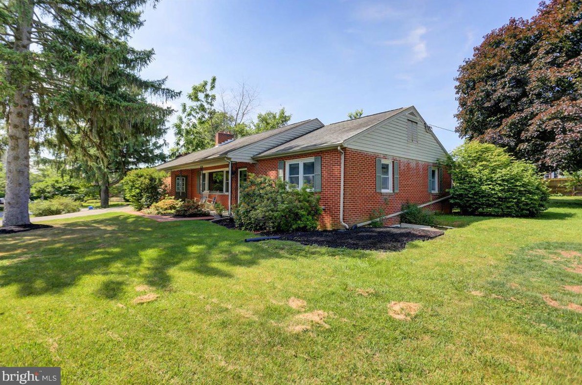 66 Hillen Ln, Chambersburg, PA 17202-4445