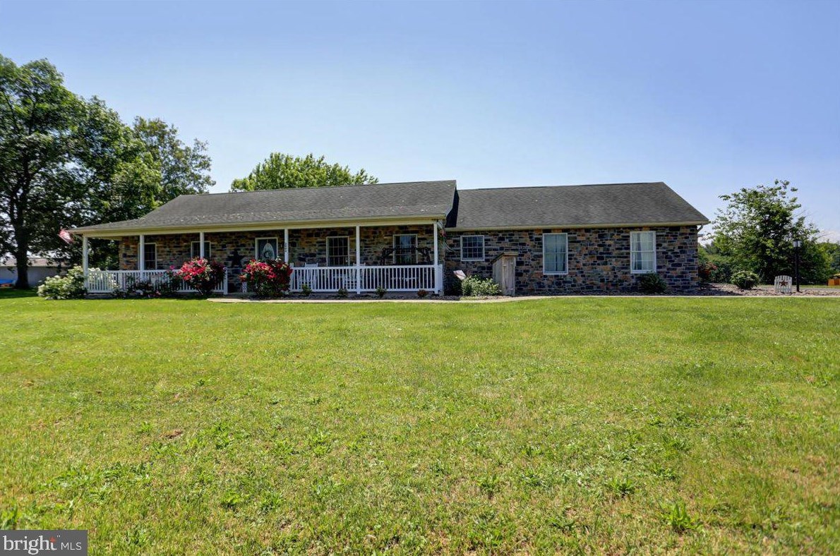 2992 Warm Spring Rd, Chambersburg, PA 17202-7102