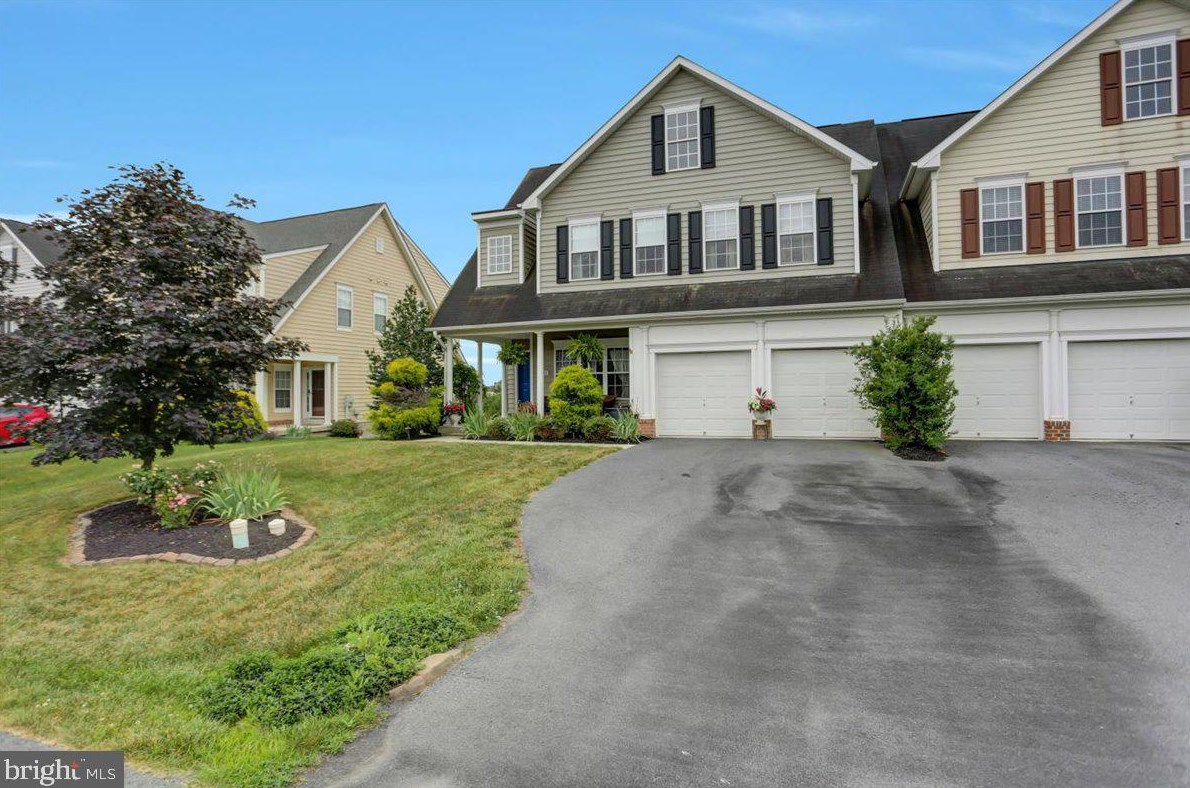 3780 Rolling Hills Dr, Upton, PA 17225-8755