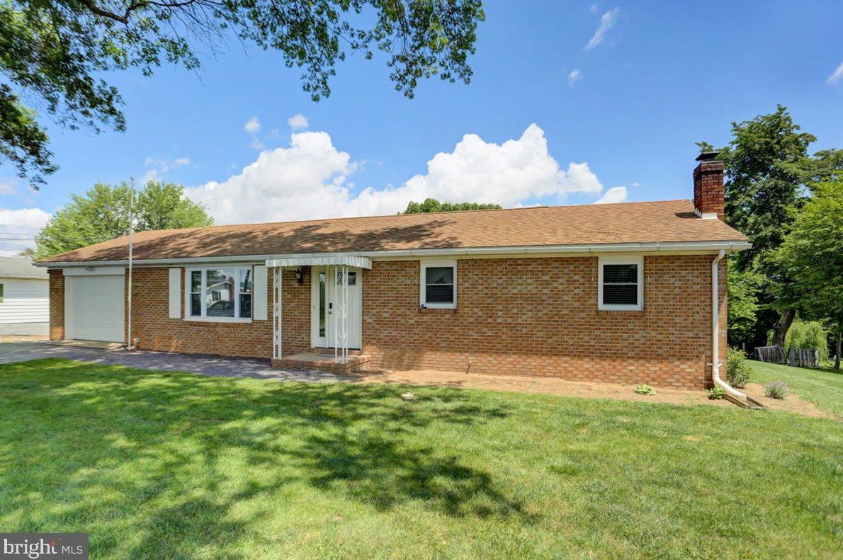 6254 Hillcrest St, Dickey, PA 17236-9695