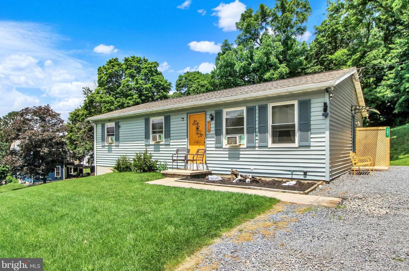 151 N Church St, Roadside, PA 17268