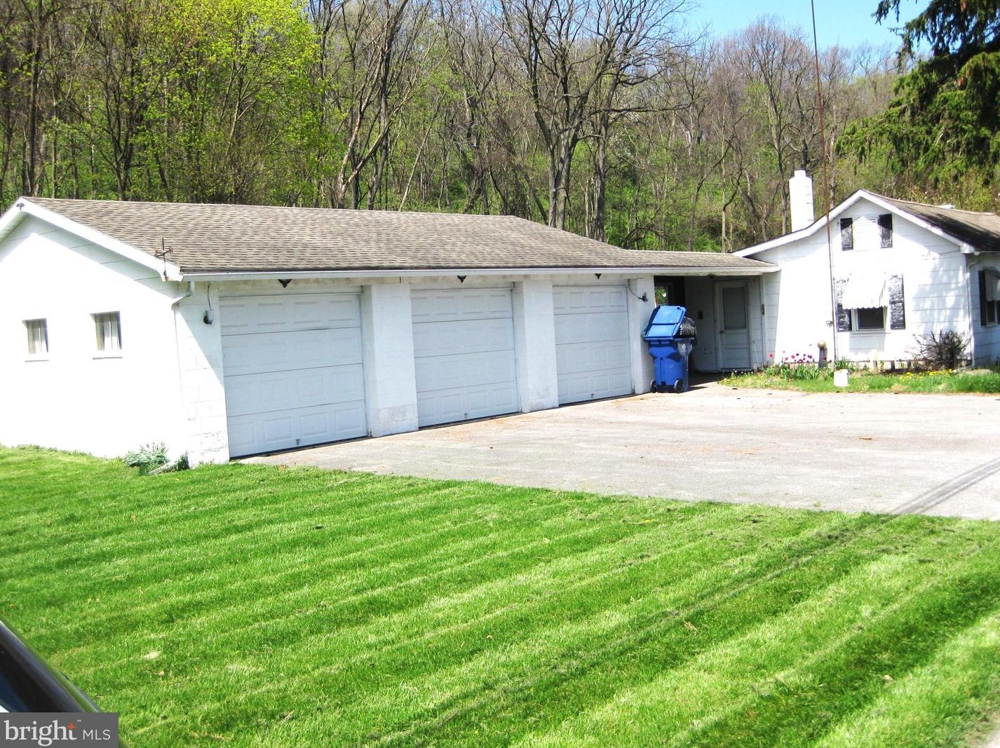 9213 Pineville Rd, Lees Cross Roads, PA 17257