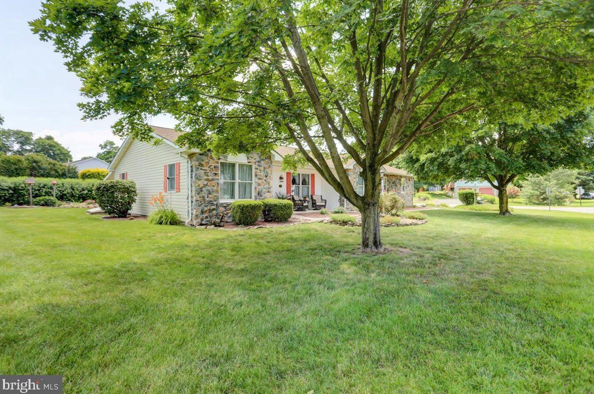 802 Tower Dr, Upton, PA 17225-9591