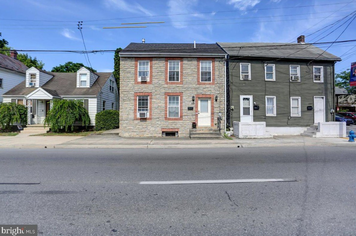 559 S S Main St, Chambersburg, PA 17201