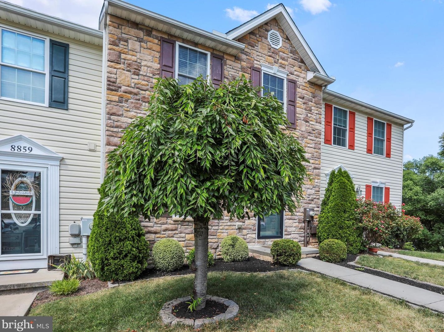 8867 Hillside Way, Roadside, PA 17268