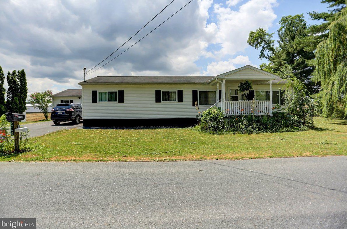 2760 Johnson Dr, Chambersburg, PA 17201