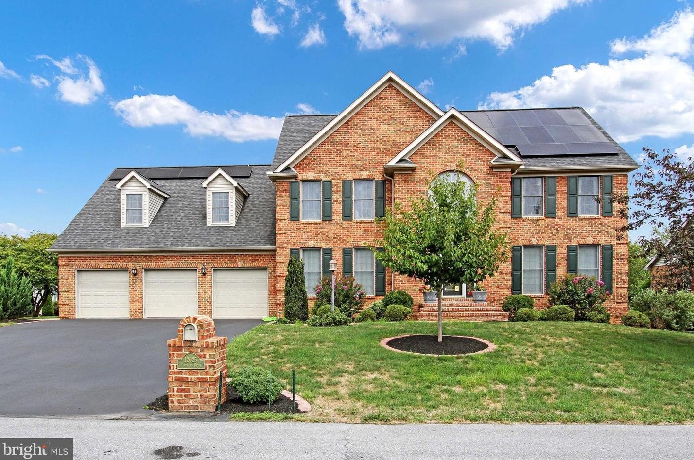 12025 Rinehart Dr, Roadside, PA 17268