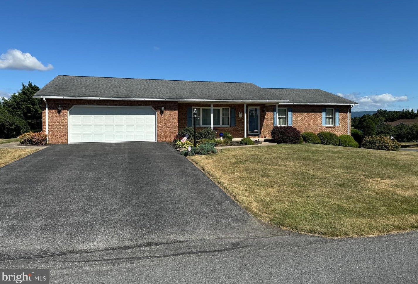 675 Mahantango Dr, Chambersburg, PA 17201