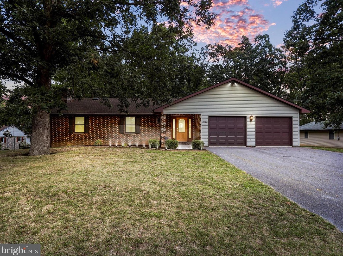 1847 Leafmore Rd, Chambersburg, PA 17202