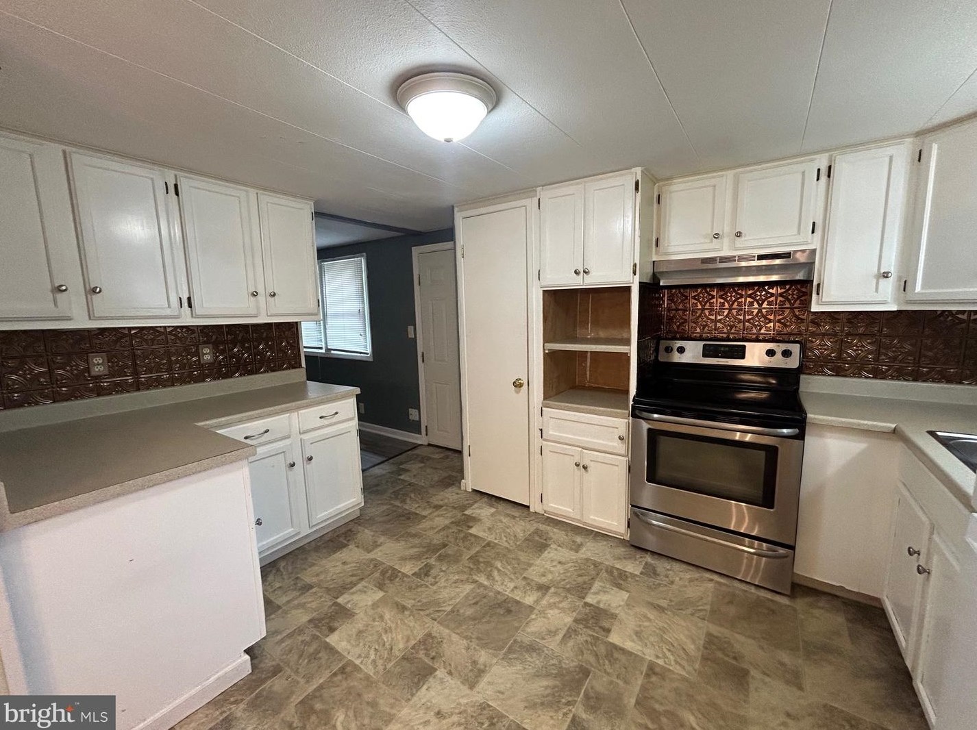 438 W 4th St, Roadside, PA 17268