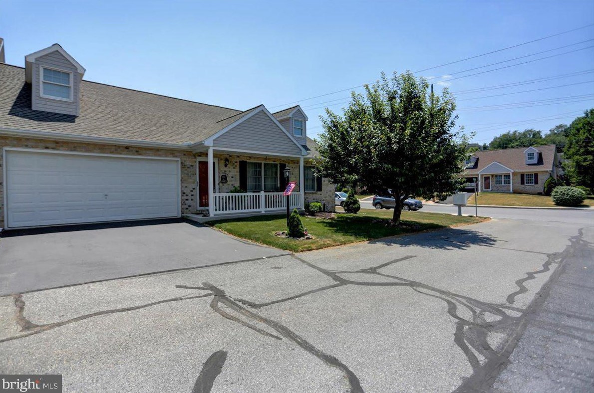 165 Elderberry Spring Ct, Roadside, PA 17268