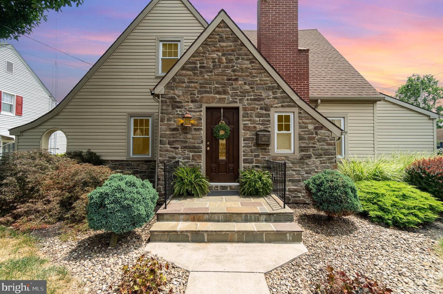 470 S 7th St, Chambersburg, PA 17201