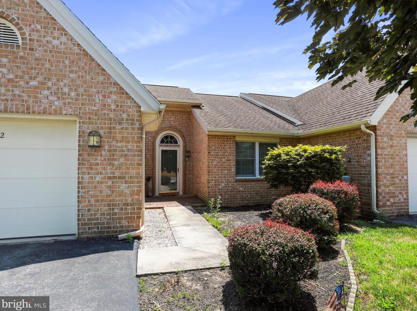 1072 Orchard Dr, Chambersburg, PA 17201